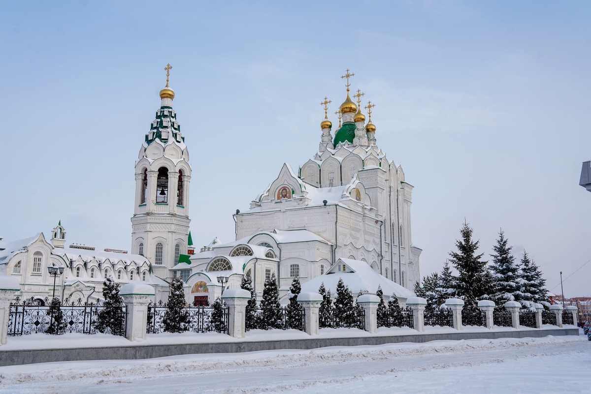 Воскресенский собор Йошкар Ола осень