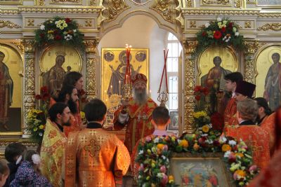 Йошкар ола храм рождества христова расписание богослужений. Храм Рождества Христова Йошкар-Ола. Храм Рождества Христова Йошкар-Ола расписание. Храм Рождества Христова Йошкар-Ола расписание богослужений. Архиерейская служба пасхальным чином.