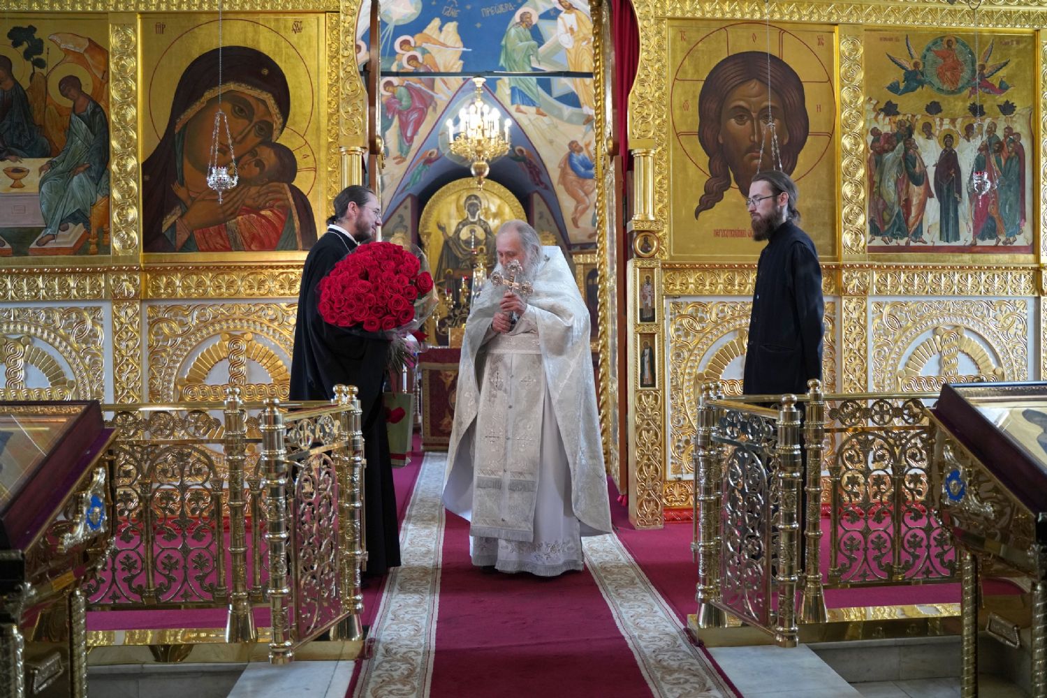 Священники Вознесенского собора Новосибирск